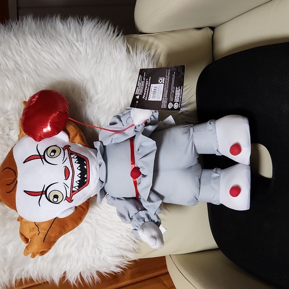 IT Pennywise Plush Halloween Porch Greeter - Picture 1 of 9